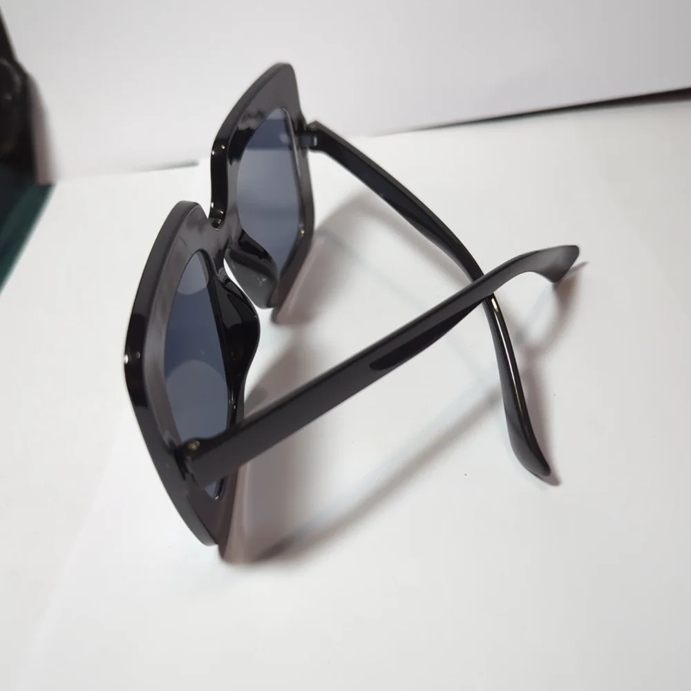 NEW Oversized Square Frame Bling Bling Sunglasses Women Fashion Shades